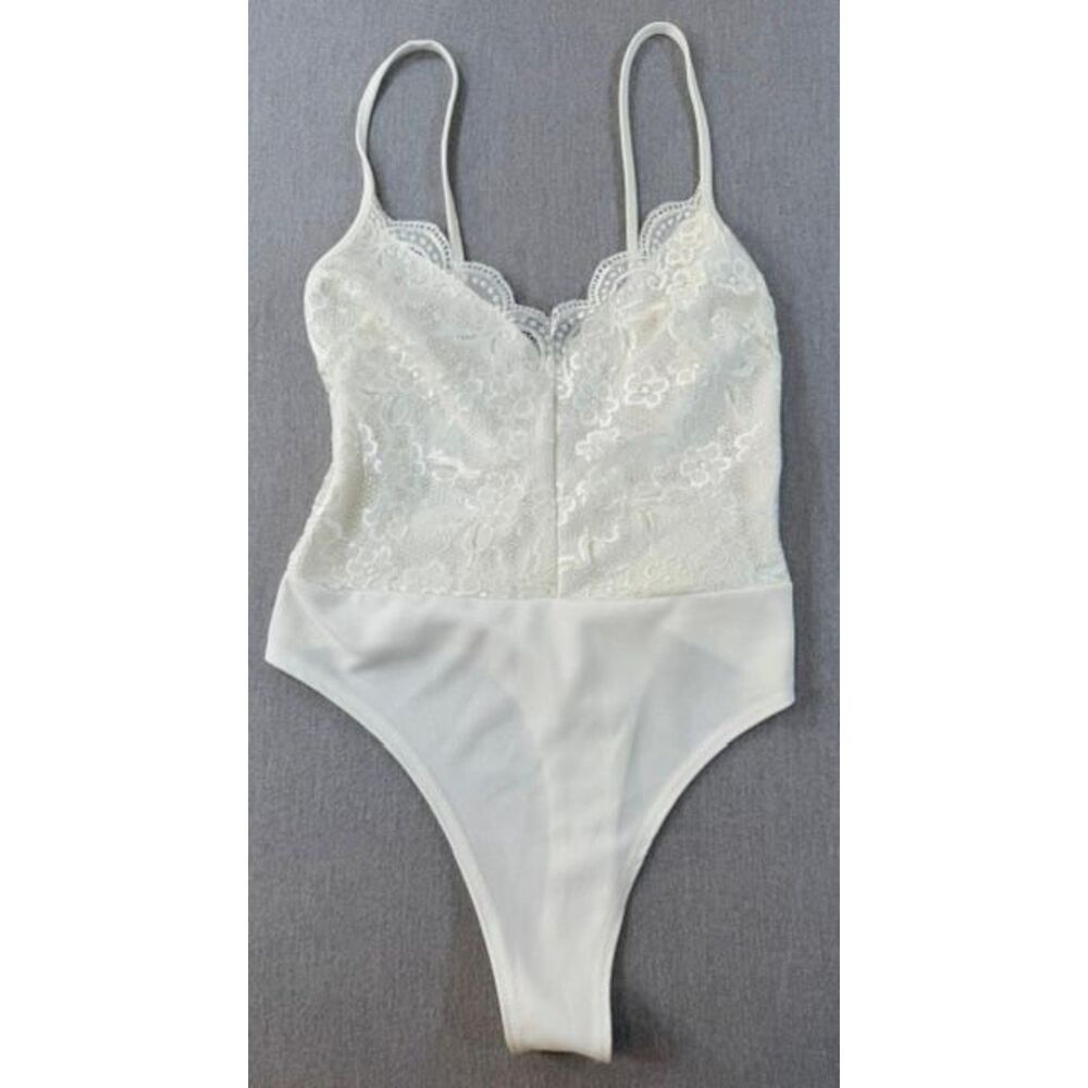Boohoo Lace Thong Bodysuit Spaghetti Strap Adjustable Scalloped V-Neck Size 8